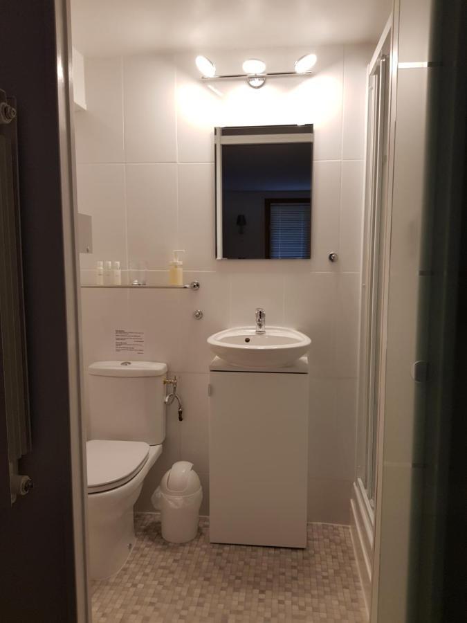 Bed and Breakfast Le Pre Pigeon 86250 Charroux  Экстерьер фото